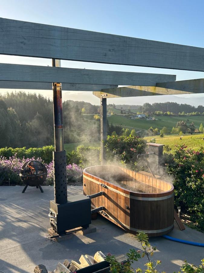 Ferienwohnung The Shed With A View Mahana Exterior foto
