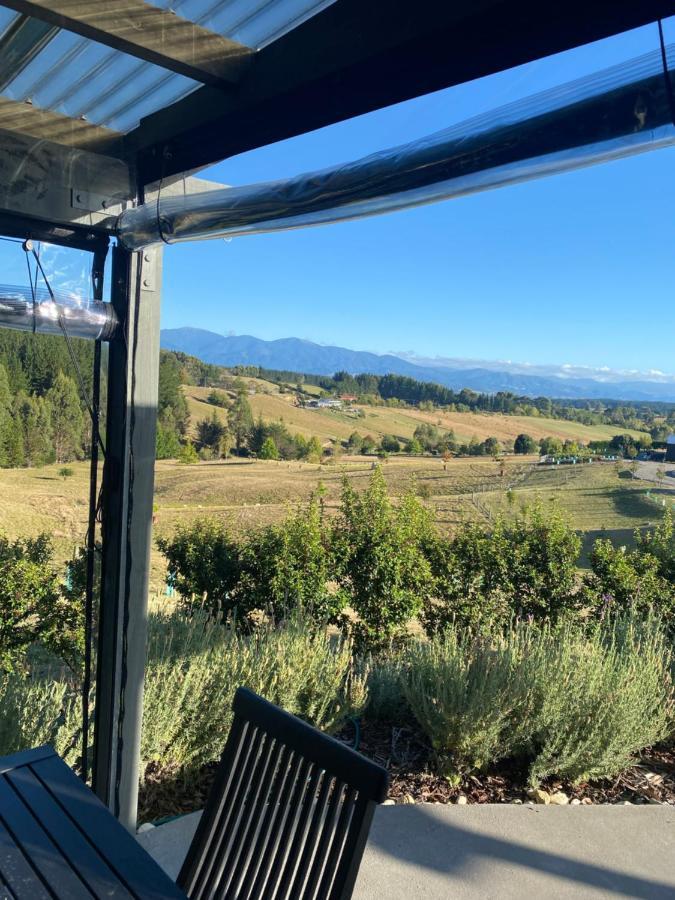 Ferienwohnung The Shed With A View Mahana Exterior foto