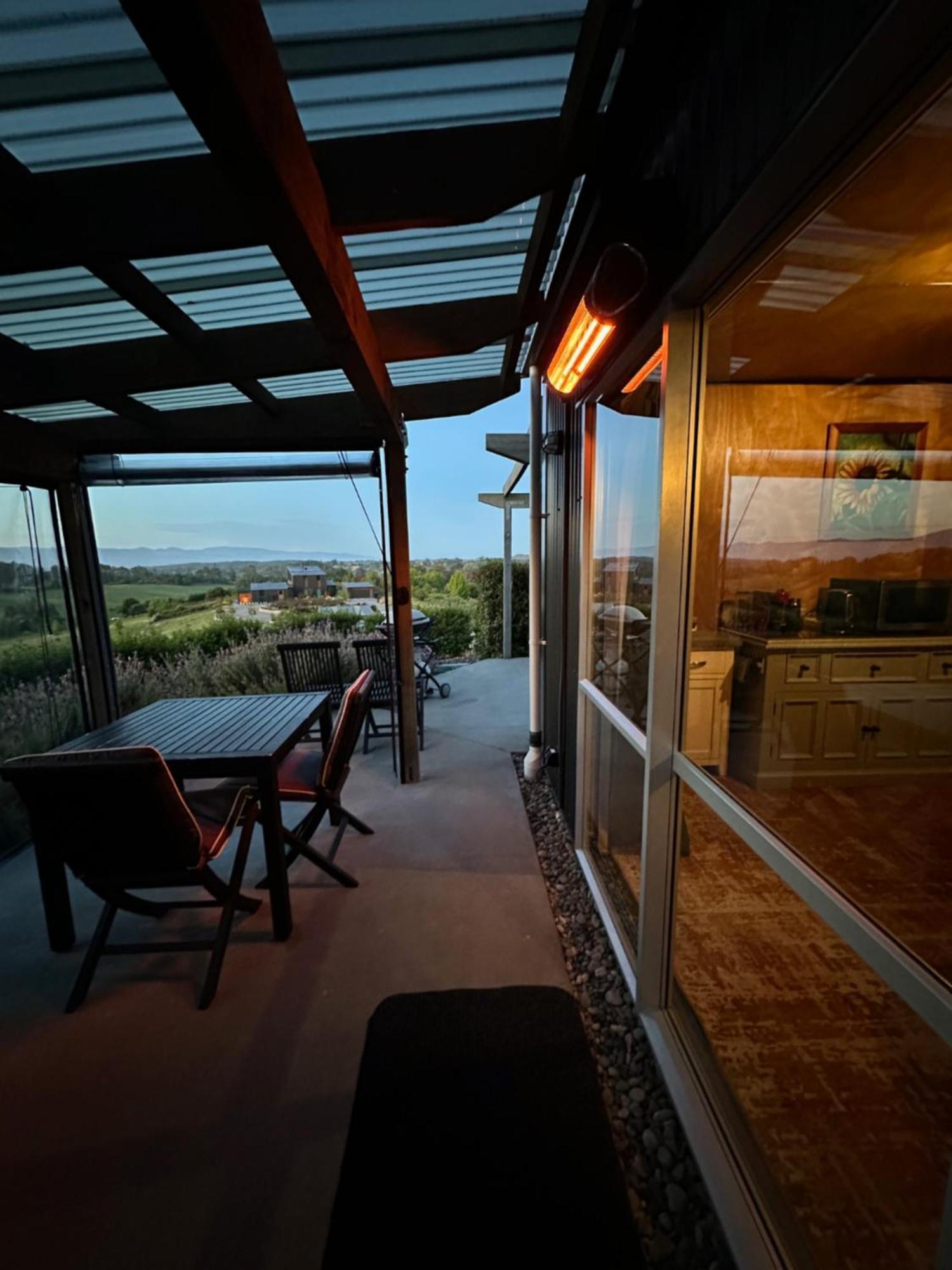 Ferienwohnung The Shed With A View Mahana Exterior foto
